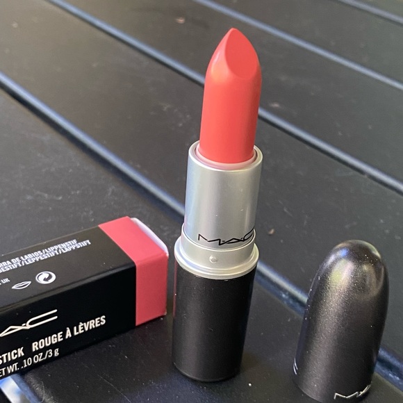 πHPπMAC Retro-Matte Runway Hit - Picture 3 of 6